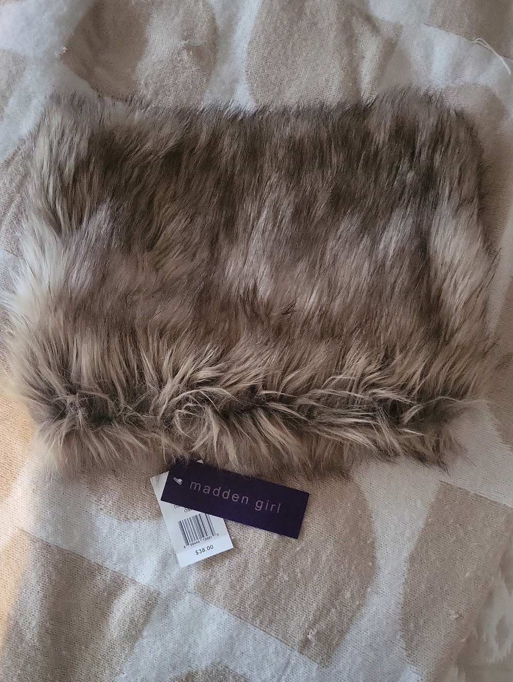 NWT🤎 Madden Girl Pretty Faux Fur Taupe Neck Warmer